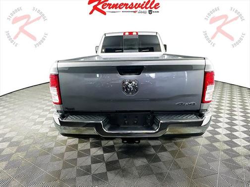 2024 RAM 3500 Tradesman Crew Cab 4x4 8' Box