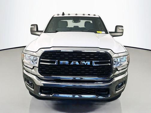 2023 RAM 3500 Big Horn Crew Cab 4x4 8' Box