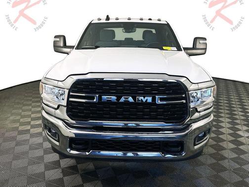 2023 RAM 3500 Big Horn Crew Cab 4x4 8' Box