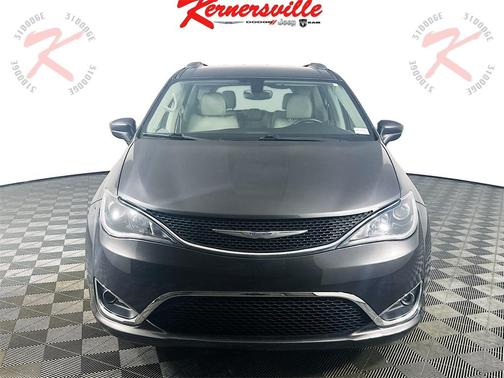 2018 Chrysler Pacifica Touring-L