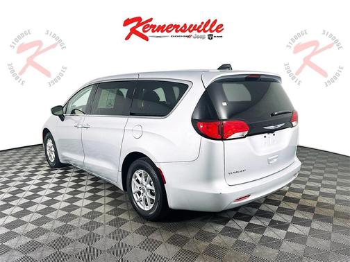 2024 Chrysler Voyager LX