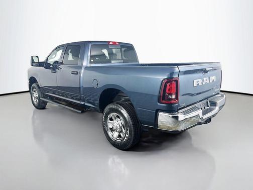2026 RAM 2500 Tradesman Crew Cab 4x4 6'4' Box