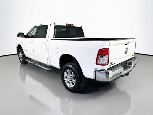 Bright White Clearcoat 2022 RAM 2500 Big Horn Crew Cab 4x4 6'4' Box