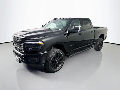 Diamond Black Crystal Pearlcoat 2026 RAM 2500 Laramie Crew Cab 4x4 6'4' Box