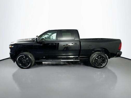 Diamond Black Crystal Pearlcoat 2026 RAM 2500 Laramie Crew Cab 4x4 6'4' Box