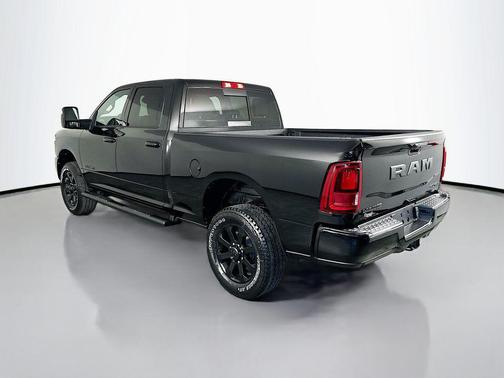 Diamond Black Crystal Pearlcoat 2026 RAM 2500 Laramie Crew Cab 4x4 6'4' Box