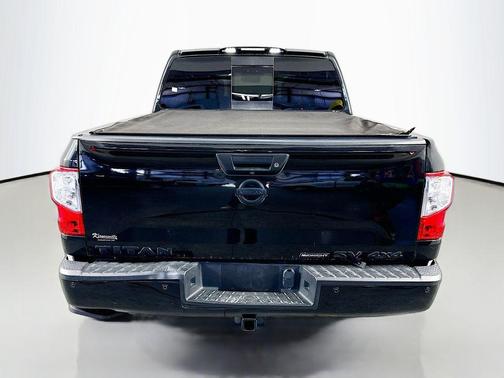 Magnetic Black Metallic 2019 Nissan Titan SV