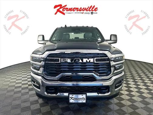 2025 RAM 2500 Tradesman Crew Cab 4x4 6'4' Box