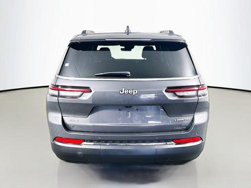 Baltic Gray Metallic Clearcoat 2026 Jeep Grand Cherokee L Altitude