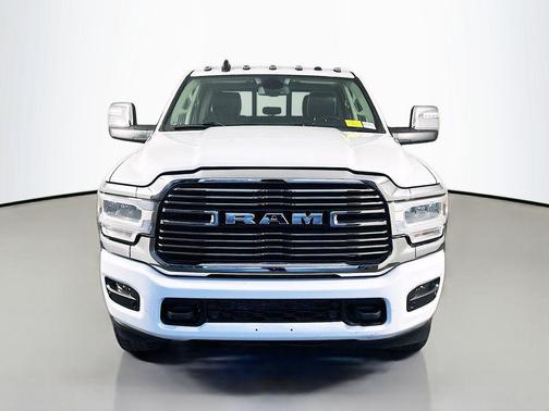 Bright White Clearcoat 2023 RAM 2500 Laramie Crew Cab 4x4 6'4' Box