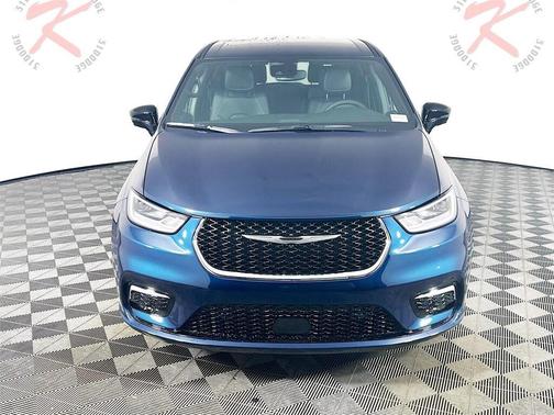 2025 Chrysler Pacifica L