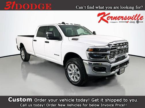 Bright White Clearcoat 2026 RAM 2500 Big Horn Crew Cab 4x4 8' Box