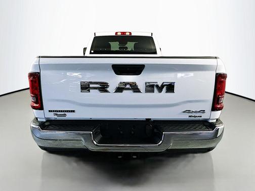 Bright White Clearcoat 2026 RAM 2500 Big Horn Crew Cab 4x4 8' Box