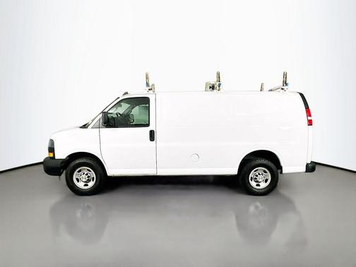Summit White 2022 Chevrolet Express 2500 RWD 2500 Regular Wheelbase WT