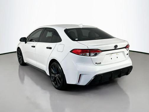 Ice Cap 2024 Toyota Corolla SE