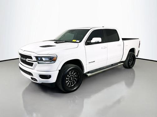 Bright White Clearcoat 2022 RAM 1500 Laramie