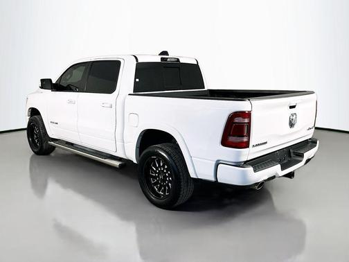 Bright White Clearcoat 2022 RAM 1500 Laramie