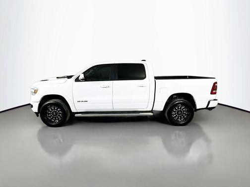 Bright White Clearcoat 2022 RAM 1500 Laramie