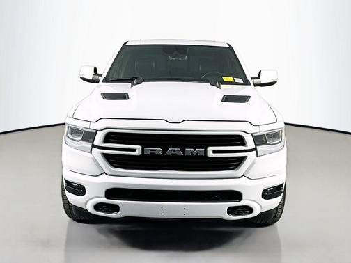 Bright White Clearcoat 2022 RAM 1500 Laramie