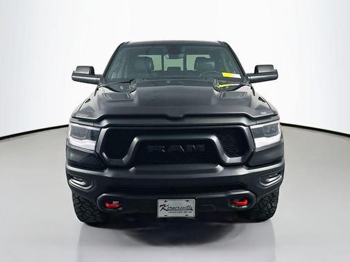 Diamond Black Crystal Pearlcoat 2020 RAM 1500 Rebel