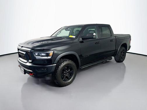 Diamond Black Crystal Pearlcoat 2020 RAM 1500 Rebel
