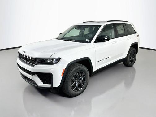 Bright White Clearcoat 2027 Jeep Grand Cherokee Altitude