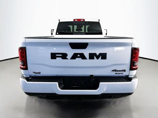 Bright White Clearcoat 2026 RAM 2500 Black Express Crew Cab 4x4 8' Box