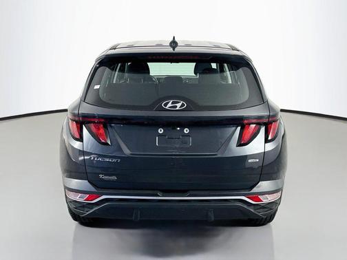 Dark Gray Metallic 2024 Hyundai TUCSON SE