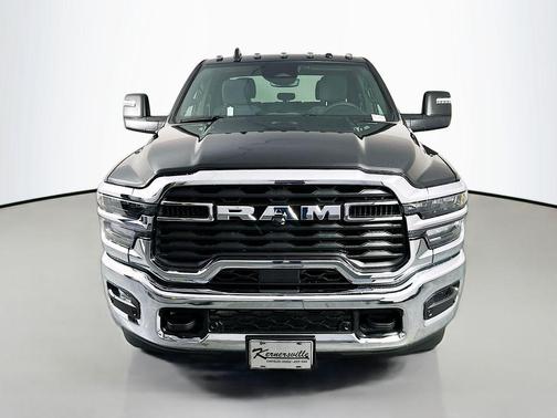 Diamond Black Crystal Pearlcoat 2026 RAM 2500 Big Horn Crew Cab 4x4 6'4' Box