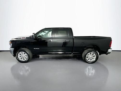 Diamond Black Crystal Pearlcoat 2026 RAM 2500 Big Horn Crew Cab 4x4 6'4' Box