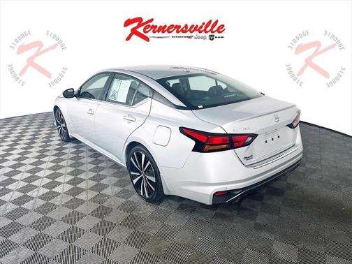 2021 Nissan Altima SR FWD