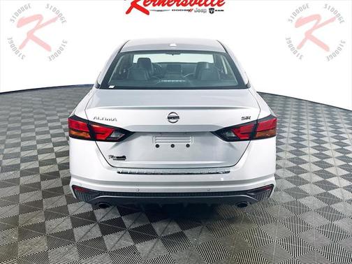 2021 Nissan Altima SR FWD