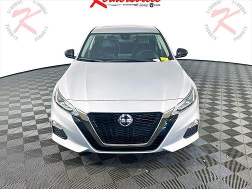 2021 Nissan Altima SR FWD