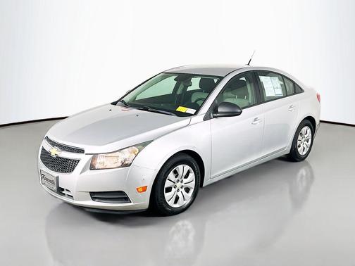 Silver Ice Metallic 2014 Chevrolet Cruze LS