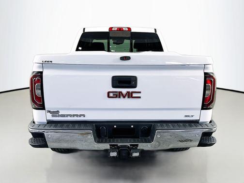 Summit White 2018 GMC Sierra 1500 SLT