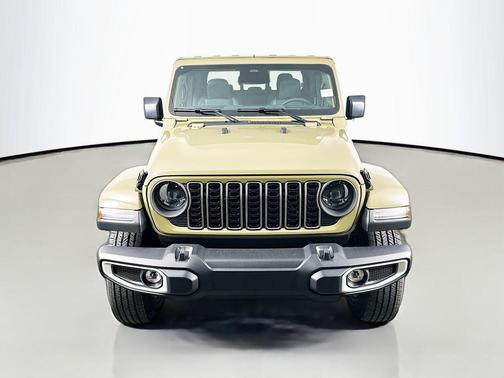 2026 Jeep Gladiator Sahara 4x4