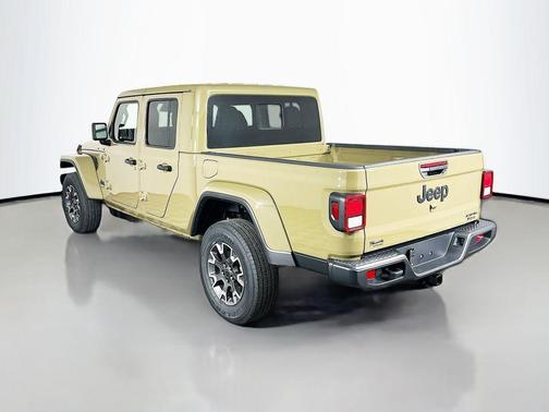 2026 Jeep Gladiator Sahara 4x4