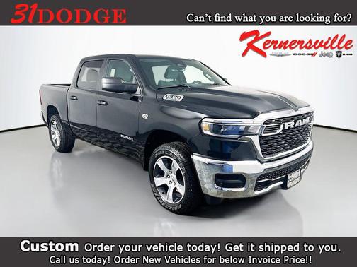 Diamond Black Crystal Pearlcoat 2026 RAM 1500 Tradesman