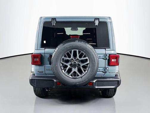 anvil clearcoat 2026 Jeep Wrangler 4-Door Sahara 4x4