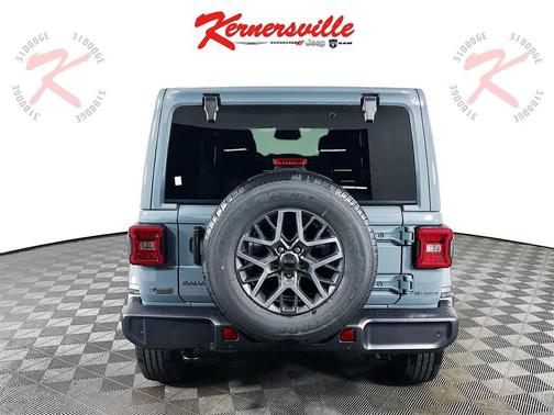 2026 Jeep Wrangler 4-Door Sahara 4x4