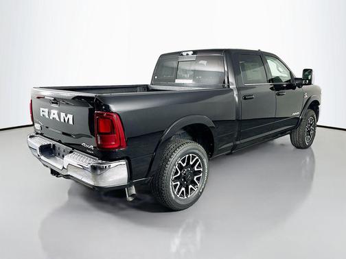 Diamond Black Crystal Pearlcoat 2026 RAM 2500 Longhorn