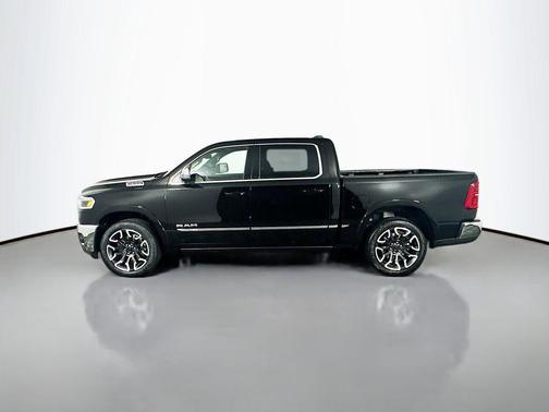 Diamond Black Crystal Pearlcoat 2026 RAM 1500 Limited