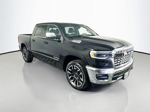 Diamond Black Crystal Pearlcoat 2026 RAM 1500 Limited