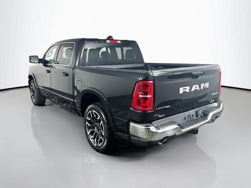 Diamond Black Crystal Pearlcoat 2026 RAM 1500 Limited
