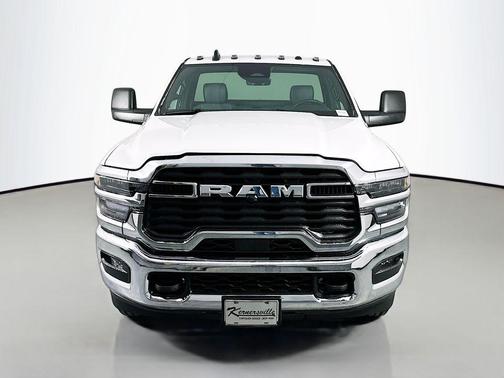 Bright White Clearcoat 2026 RAM 3500 Tradesman Regular Cab 4x4 8' Box
