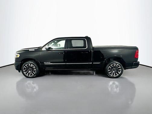 Diamond Black Crystal Pearlcoat 2026 RAM 1500 Limited