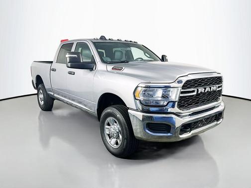 2024 RAM 2500 Tradesman Crew Cab 4x4 6'4' Box