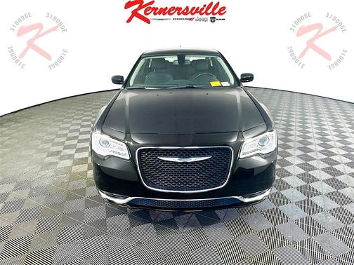 2021 Chrysler 300 Touring