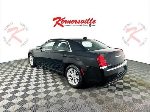 2021 Chrysler 300 Touring