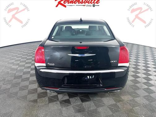 2021 Chrysler 300 Touring